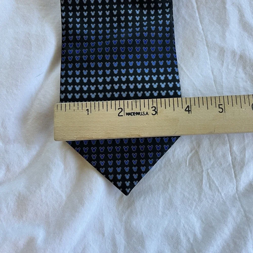 WALT DISNEY‎ WORLD HIDDEN MICKEY MOUSE SILHOUETTE PATTERN SILK TIE BLUE